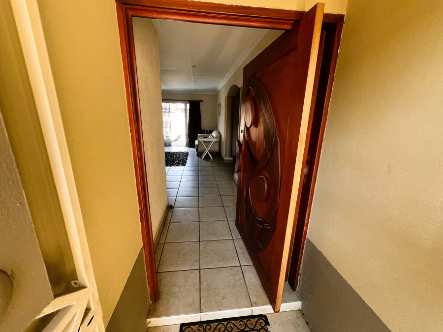 3 Bedroom Property for Sale in Flamwood North West